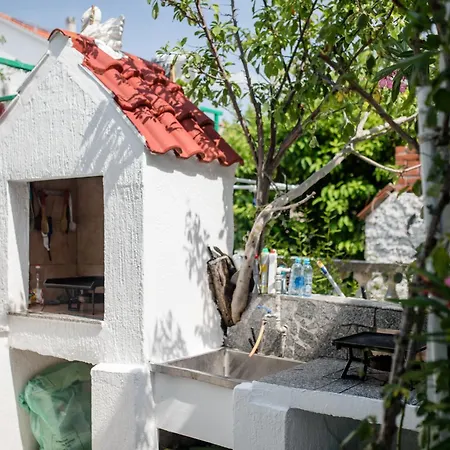 Ferien Haus, Bestway Pool,garten,grill,terrassen,parking Holiday home Palit