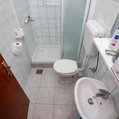 Holiday home Ferien Haus, Bestway Pool,garten,grill,terrassen,parking