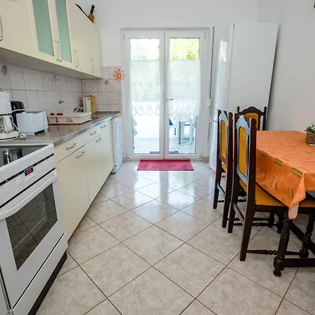 Ferien Haus, Bestway Pool,garten,grill,terrassen,parking Holiday home *