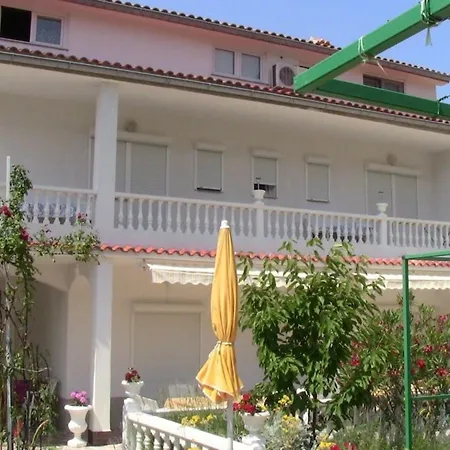 Ferien Haus, Bestway Pool,garten,grill,terrassen,parking Holiday home