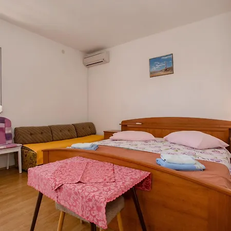 Ferienhaus Ferien Haus Mit Bestway Pool Palit