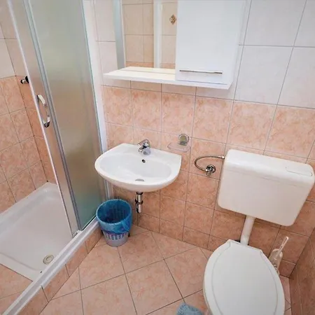 Ferienhaus Ferien Haus Mit Bestway Pool