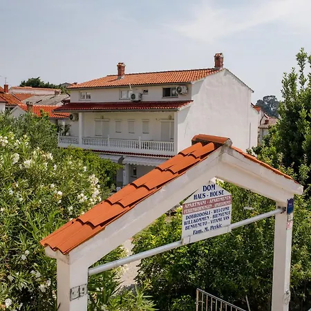 Ferien Haus Mit Bestway Pool Ferienhaus Palit